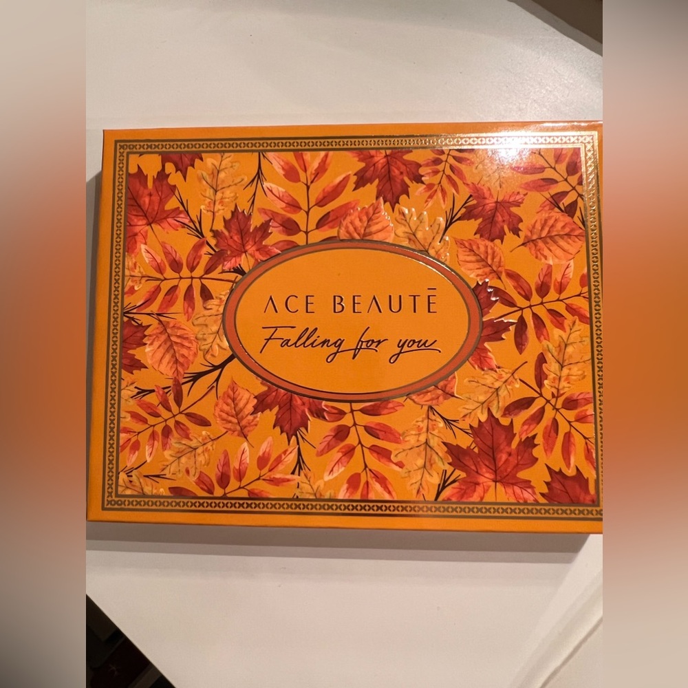 Ace Beauté Falling for You eyeshadow palette